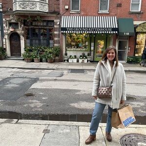 Meet your Posher, Eleta